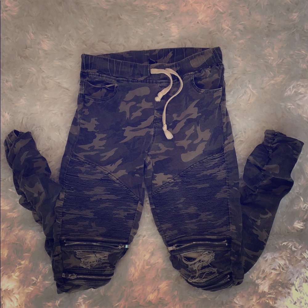 Windsor camo stretchy pants